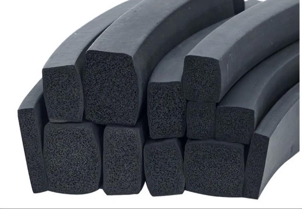 橡膠制品業(yè)的發(fā)展與應(yīng)用 聚焦硅膠制品、密封條與汽車零部件